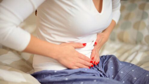 What causes lower abdomen to hurt?