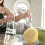 Ragazza gira un tutorial su come dimagrire