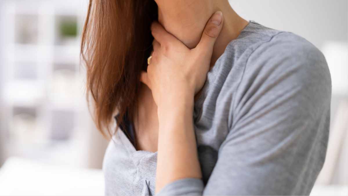 Why do I have a sore throat but not sick?