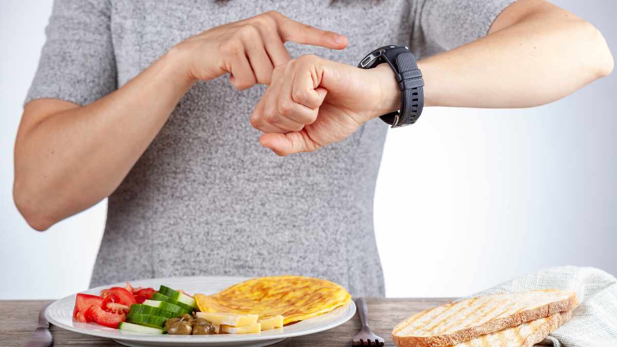 Dieta intermittente - controllo dell'ora per poter iniziare a mangiare