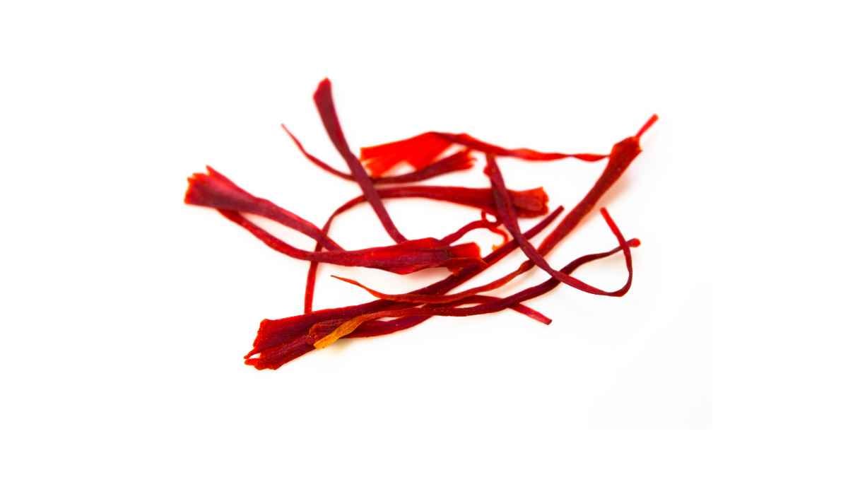 particolare di zafferano in stigmi