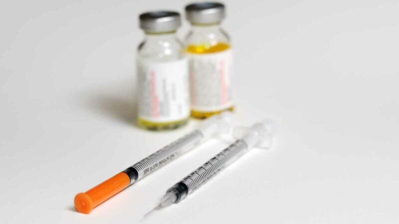Penicillina - farmaco e siringhe