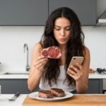 Dieta carnivora virale su TikTok: benefici promessi e rischi reali