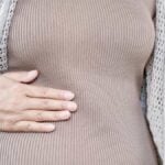 Da cosa può dipendere il dolore al fianco destro alto e quando è urgente