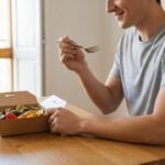 Dieta mediterranea fuori casa: come scegliere al ristorante e nel delivery