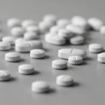 Acido acetilsalicilico a basso dosaggio o ad alte dosi? Differenze di uso e rischi