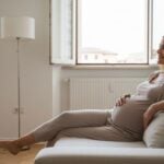 Perdere peso in gravidanza: quando è normale e quando è un campanello d’allarme