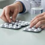 Cosa assumere insieme agli antibiotici? Probiotici, gastroprotettori e altri farmaci